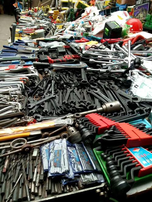 五金工具批零一體 零售業(yè)務(wù)的挑戰(zhàn)與機遇